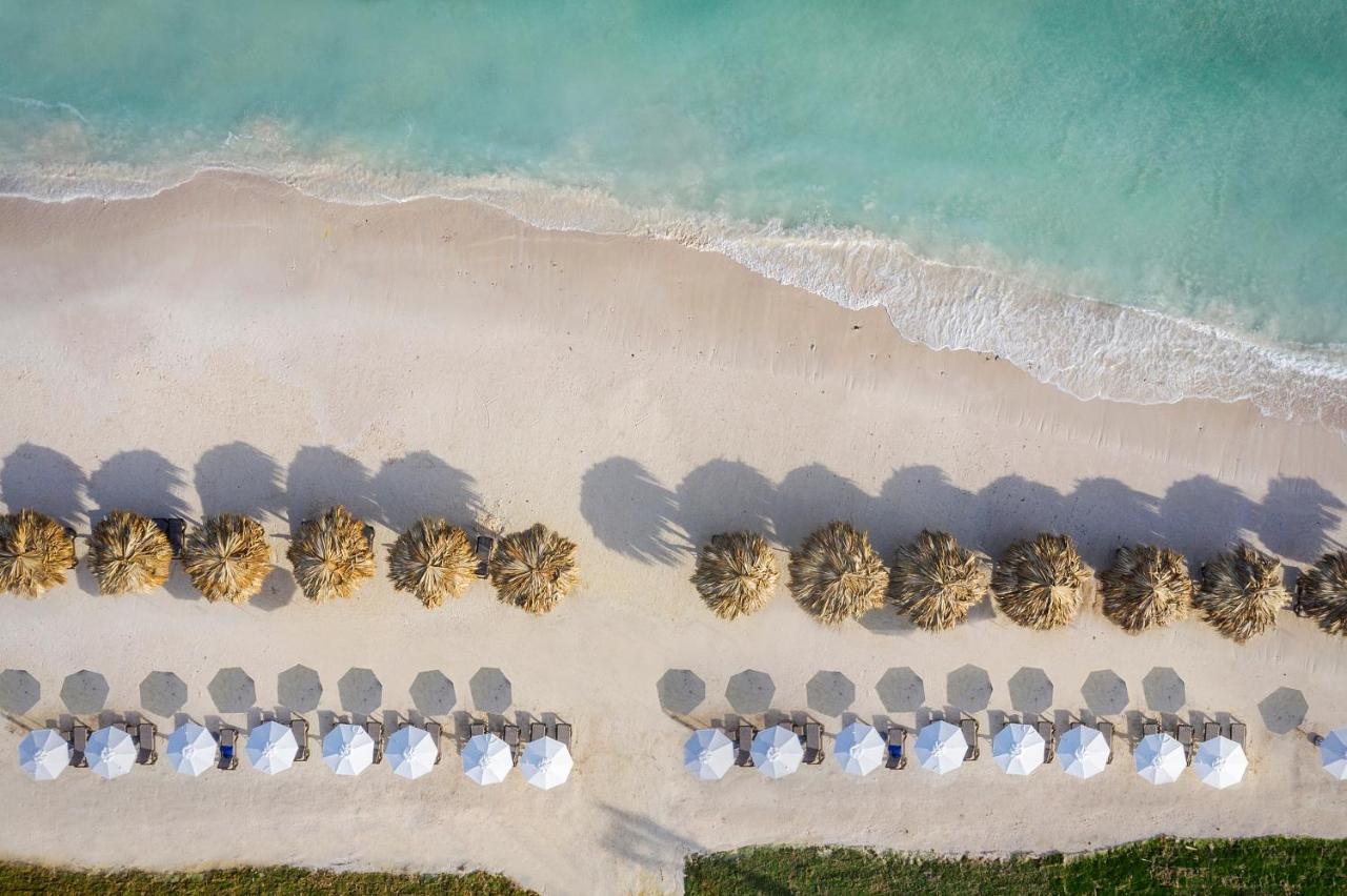 Ocean Eden Bay (Adults Only) Hotel Spring Rises Exterior foto Aerial view of the beach at Atlantis Paradise Island
