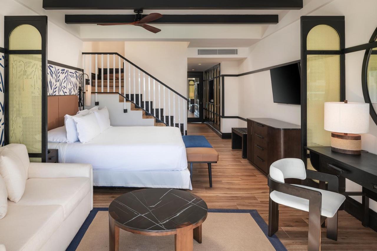 Ocean Eden Bay (Adults Only) Hotel Spring Rises Exterior foto A suite at the hotel