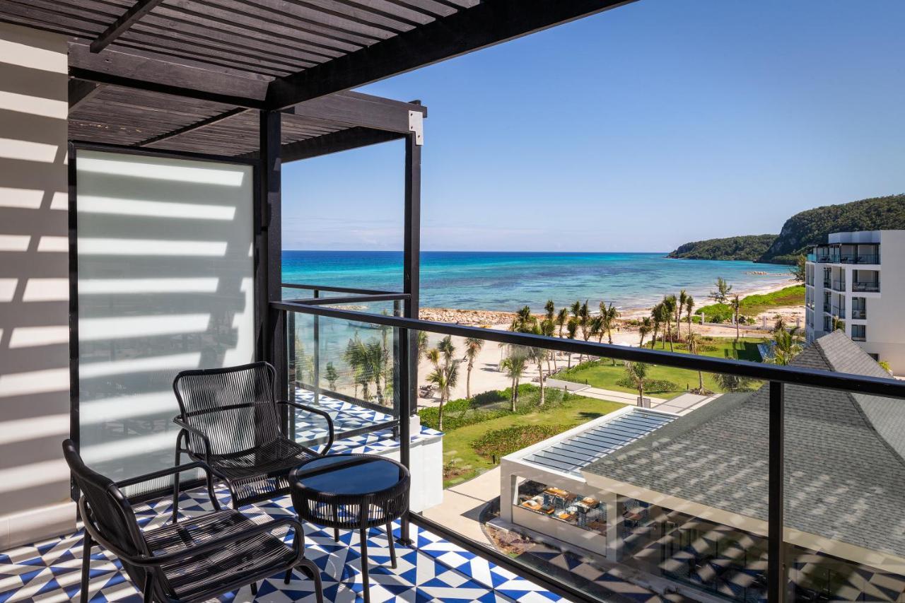 Ocean Eden Bay (Adults Only) Hotel Spring Rises Exterior foto View from a room at the hotel
