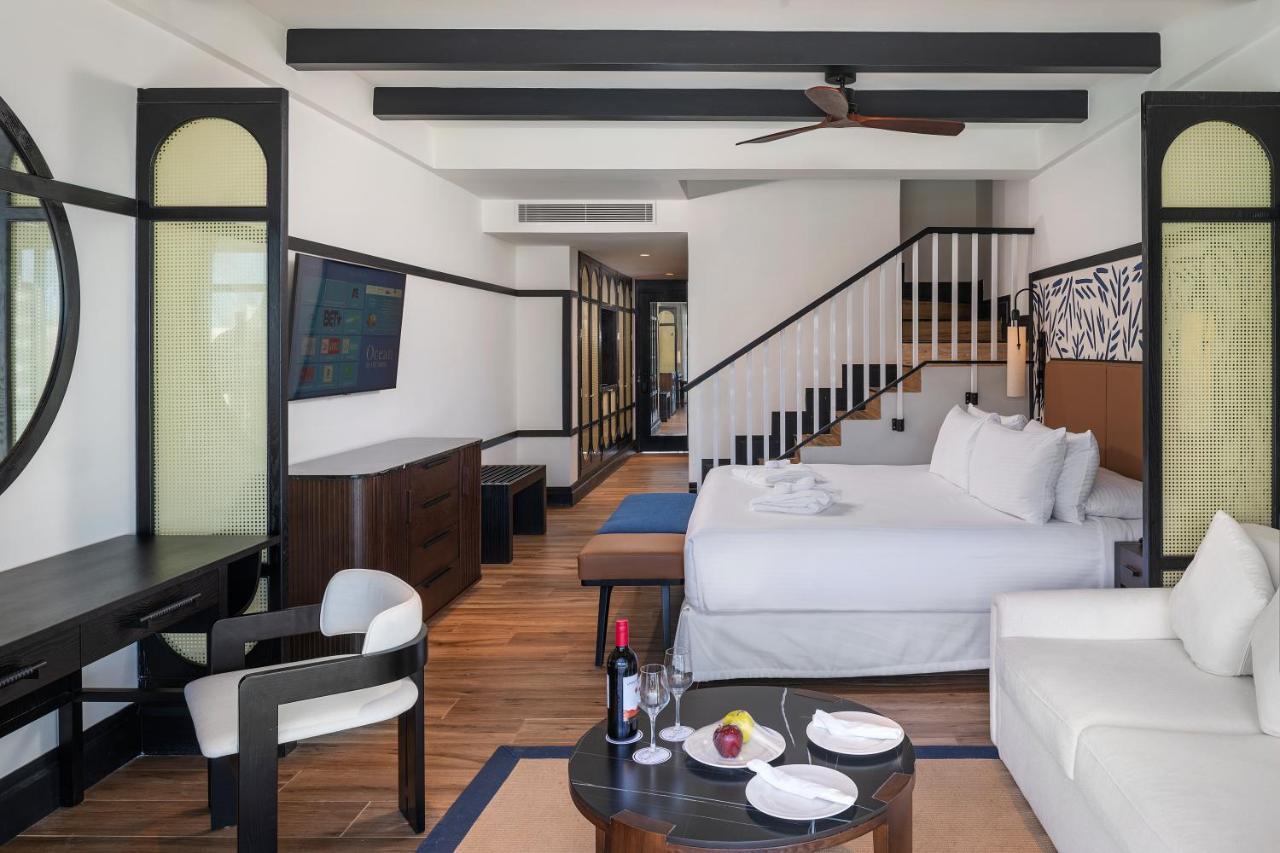 Ocean Eden Bay (Adults Only) Hotel Spring Rises Exterior foto A suite at the hotel