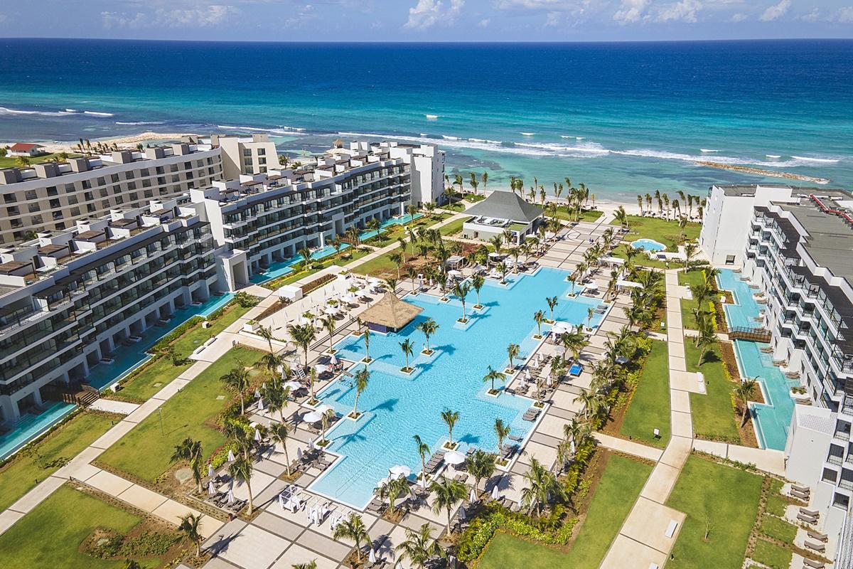 Ocean Eden Bay (Adults Only) Hotel Spring Rises Exterior foto Aerial view of the resort