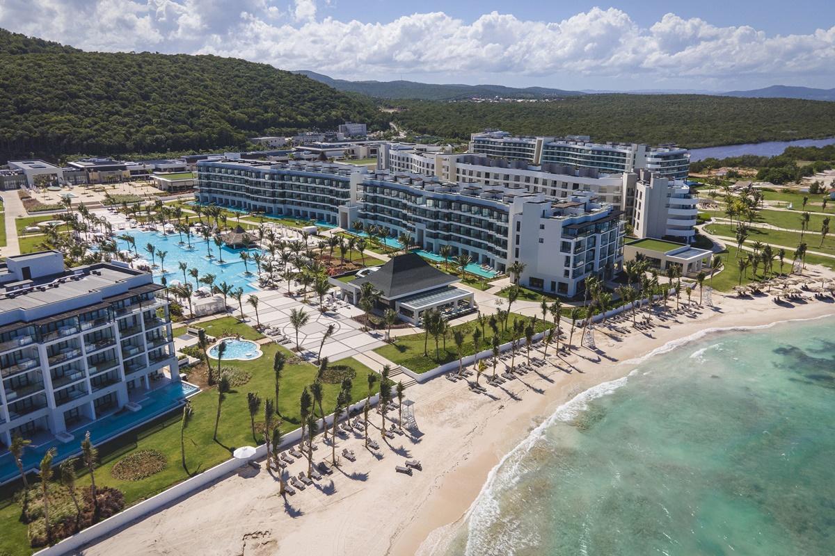 Ocean Eden Bay (Adults Only) Hotel Spring Rises Exterior foto Hard Rock Hotel in Montego Bay, Jamaica