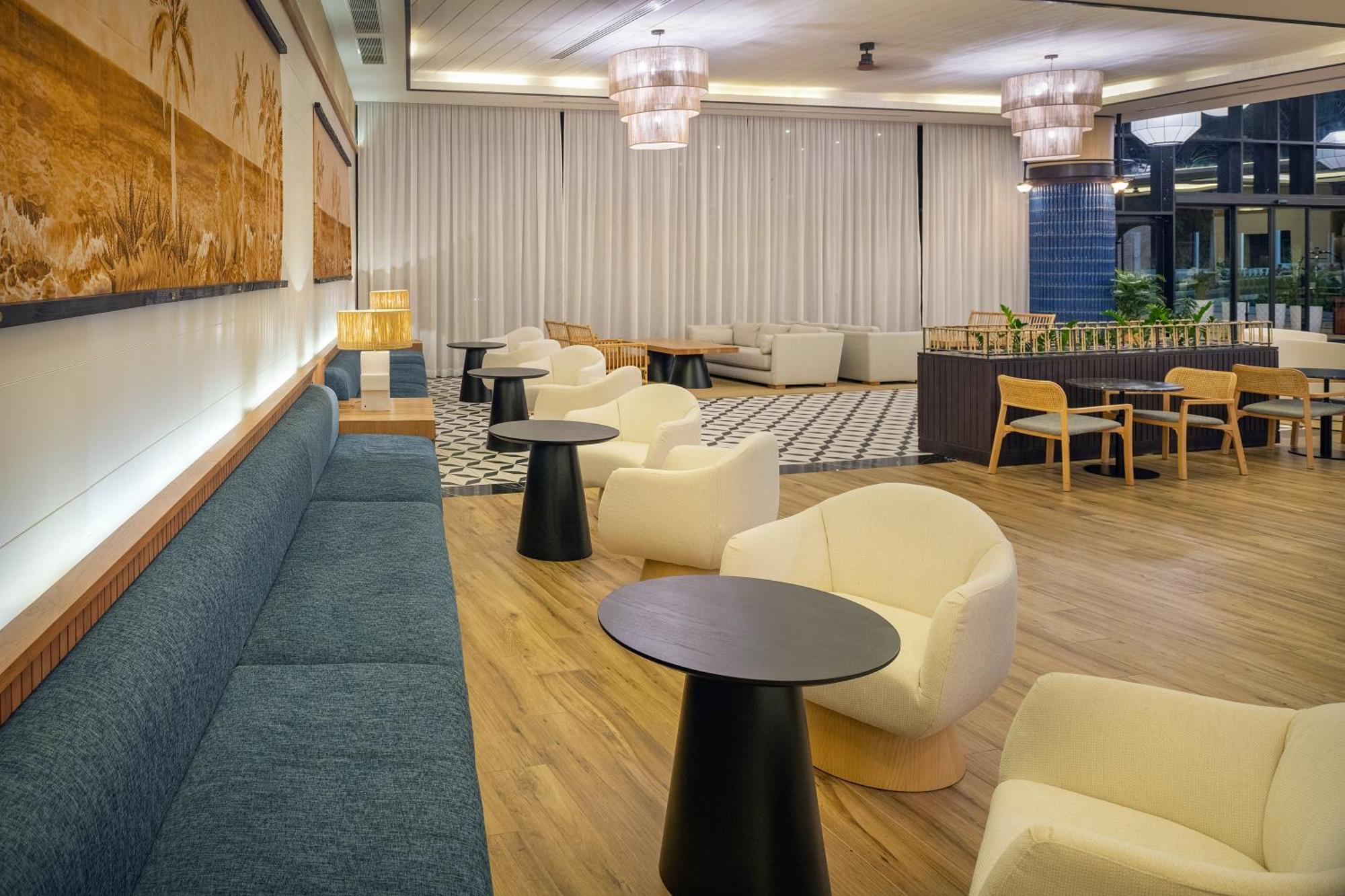 Ocean Eden Bay (Adults Only) Hotel Spring Rises Exterior foto The lounge at the airport